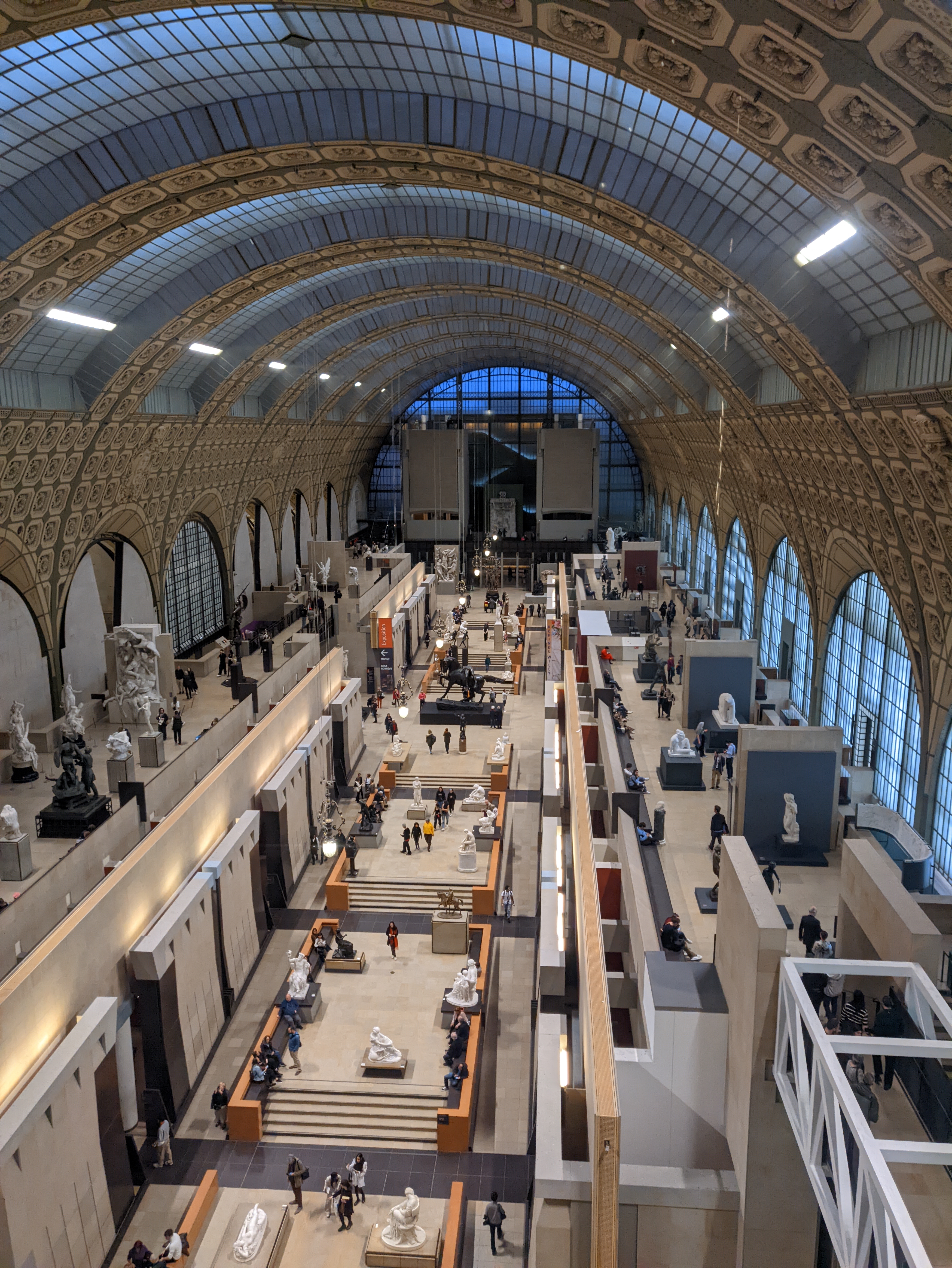 Figure 1: Die Haupthalle des Musee d&rsquo;Orsay.